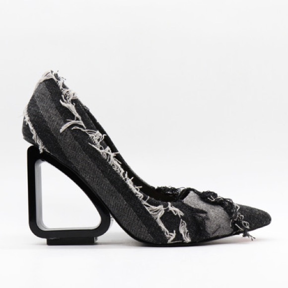 Black denim distressed pump - Picture 2 of 6